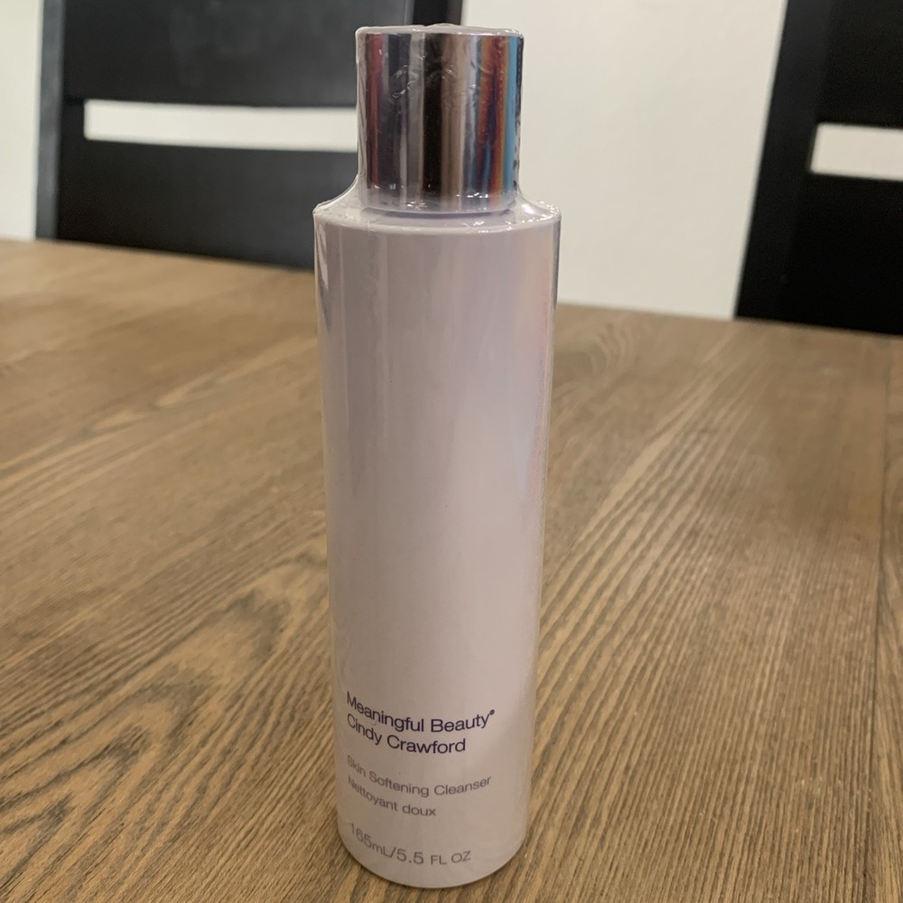 Meaningful Beauty Cleanser Skin Softening Cleanser Cindy Crawford 5.5 OZ /165 ml